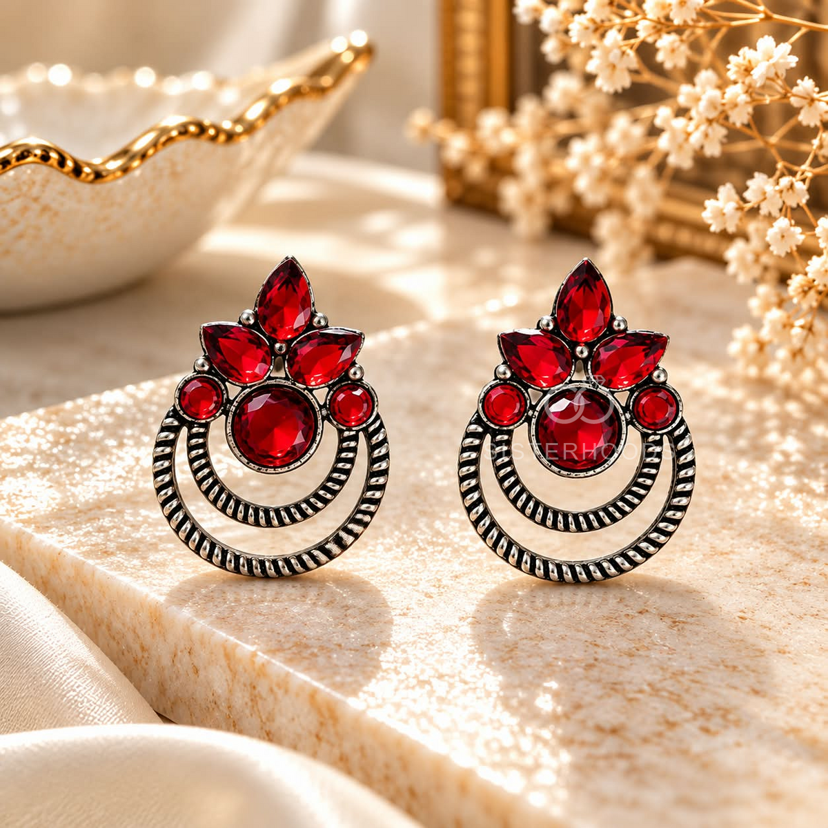 Red floral oxidized dangle earring with layered circular hoops | SISTERHOODS-SHA256:19dc79f789066d286827997bcd72fa821ca1c483e7275c7e37221674b4e2f4b5