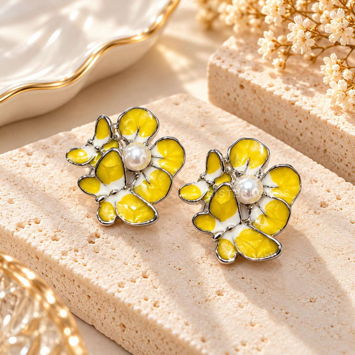 Yellow and white floral stud earring with a pearl centre | SISTERHOODS-SHA256:5017ecb578a3160dad02b6b2a7d4c7f4762b28adc336f4cd0f170b164a0786fe