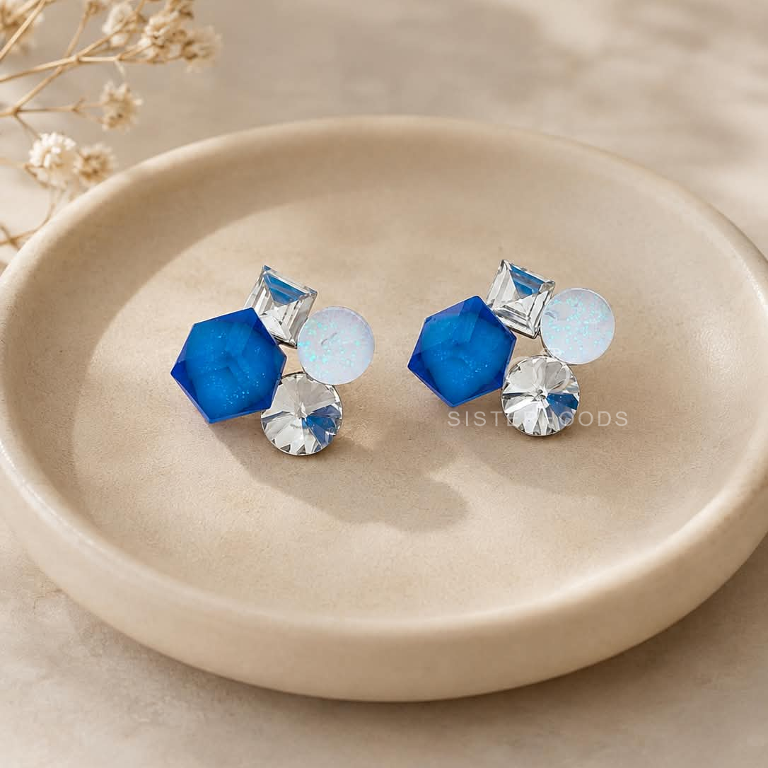 Blue, white and clear-toned geometric cluster stud earrings | SISTERHOODS-SHA256:207aa75f2706b4648b0960ef0ce28c8a8d1e3b3c0d4fb3fb60c5bae5e4c7e206