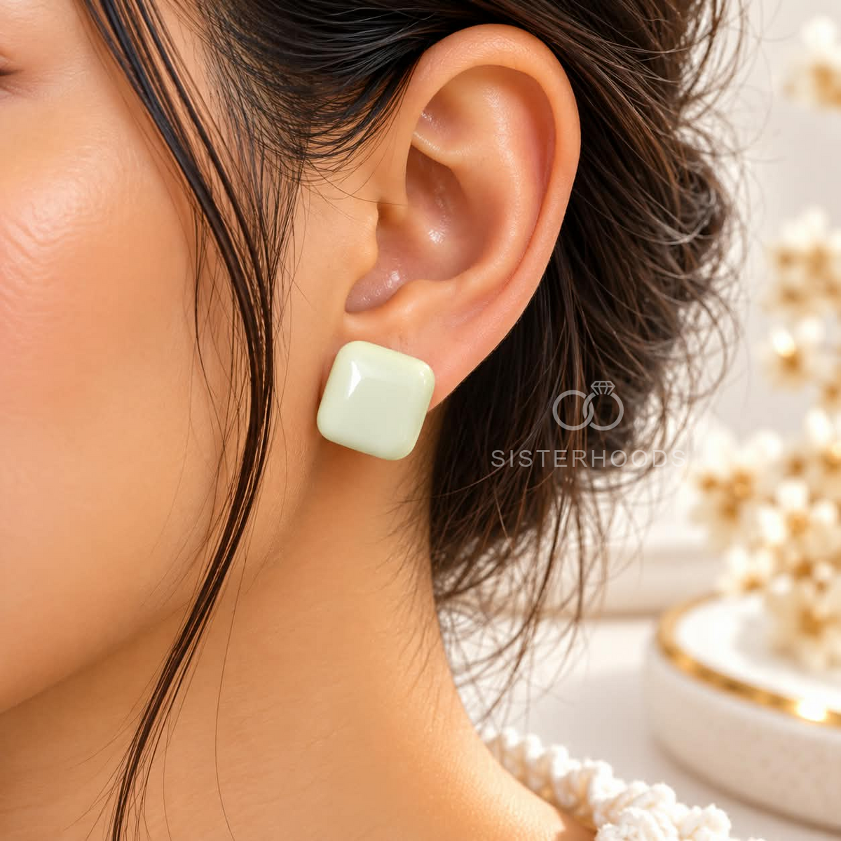 Pair of pale green rounded square stud earrings | SISTERHOODS-SHA256:a554f507acfc7c3d4f2c68a5b9afc1e11f9646589e70344e5d4d45021dc001ff
